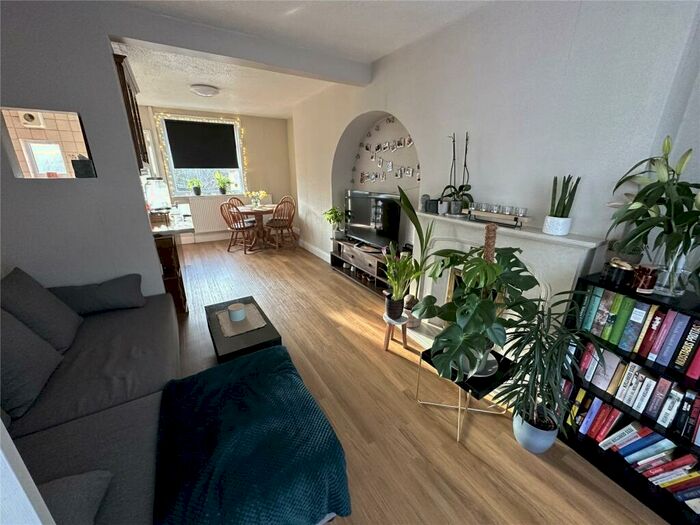 2 Bedroom End Of Terrace House To Rent In Vinecote Road, Longford, Coventry, West Midlands, CV6