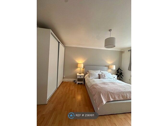 1 Bedroom Flat To Rent In Welbeck Court, Southampton, SO17