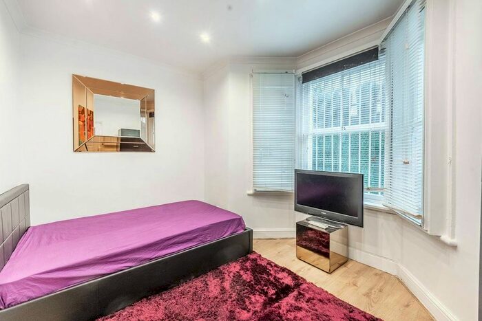 2 Bedroom Flat To Rent In Edith Grove, Chelsea, London, SW10