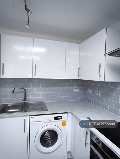 3 Bedroom Flat To Rent In Foxley Lane, Purley, CR8