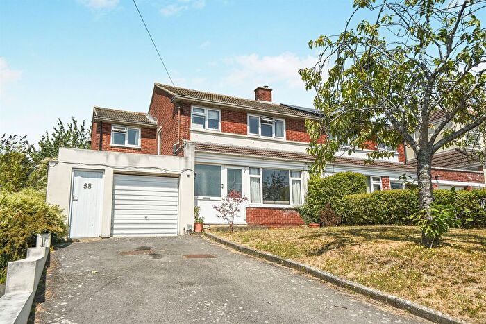 4 Bedroom Semi-Detached House For Sale In Pleydell Road, Swindon, SN1