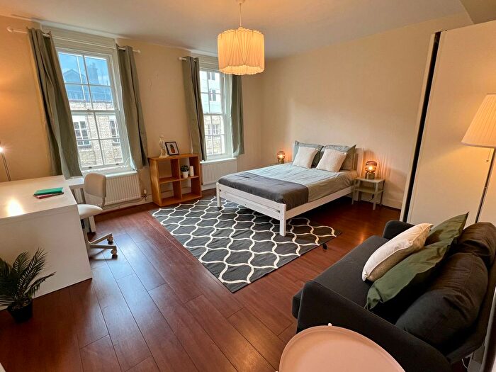 2 Bedroom Flat To Rent In Portpool Lane, Lse, Bloomsbury, West End, London, EC1N