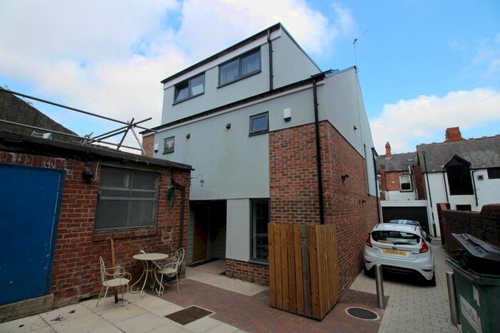 2 Bedroom Town House To Rent In High Street Back, Gosforth, Newcastle Upon Tyne, NE3