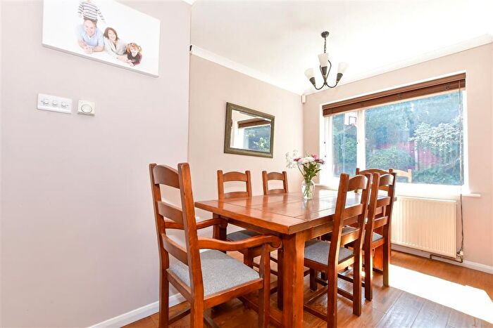 4 Bedroom Detached House For Sale In Blythe Road, Maidstone, Kent, ME15