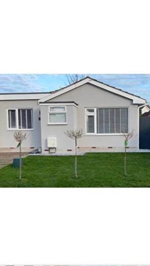 2 Bedroom Bungalow To Rent In Rosberg Road, Canvey Island, SS8