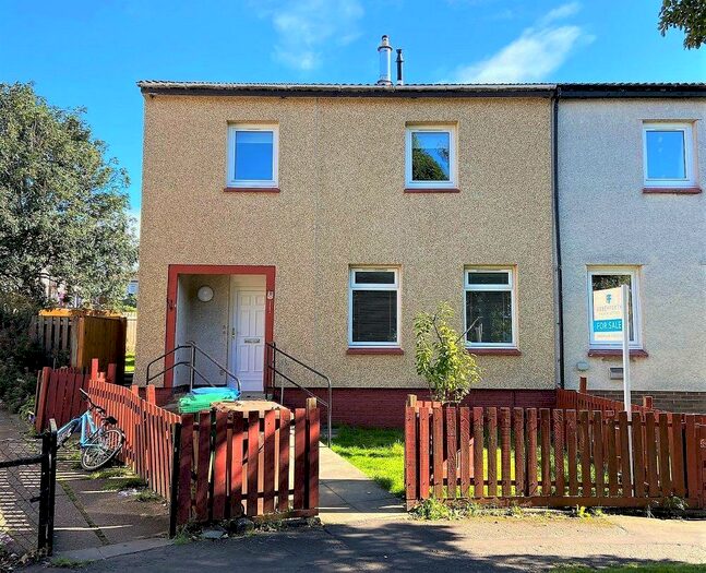 3 Bedroom Semi-Detached House To Rent In Woodmill Crescent, Dunfermline, KY11