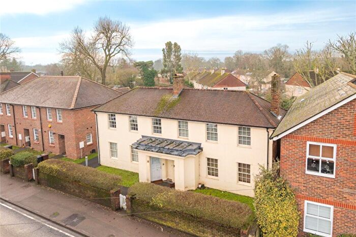 1 Bedroom Flat For Sale In Park Street, St. Albans, Hertfordshire, AL2