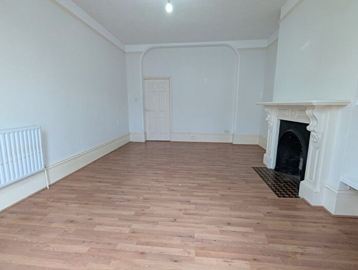 1 Bedroom Flat To Rent In Upper Rock Gardens, Brighton, BN2