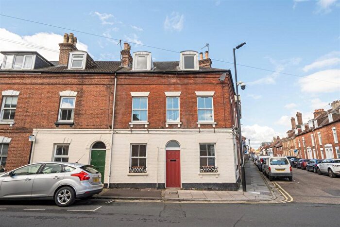 4 Bedroom End Of Terrace House To Rent In Love Lane, Salisbury, SP1