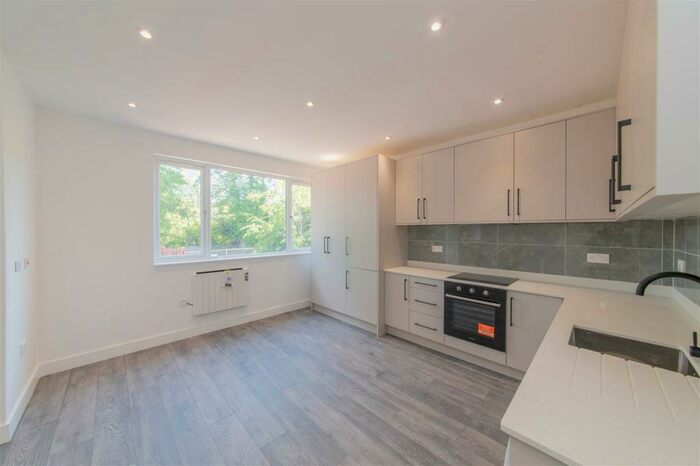 1 Bedroom Flat To Rent In Woodside Avenue, London, N12