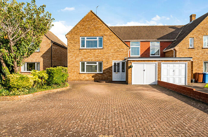 3 Bedroom Semi-Detached House For Sale In Grayshott Close, Sittingbourne, Kent, ME10