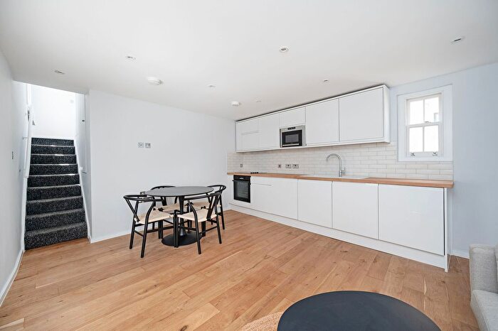 2 Bedroom Flat To Rent In Ellsworth Street, Bethnal Green, London, E2