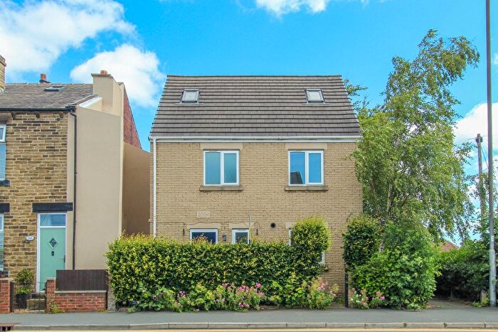 2 Bedroom Detached House For Sale In Dewsbury Road, Ossett, WF5