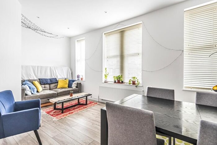 3 Bedroom Flat To Rent In Sydenham Road, London, SE26
