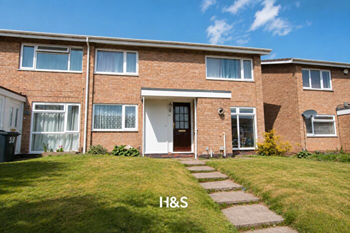 2 Bedroom Maisonette For Sale In Selby Close, Birmingham, B26