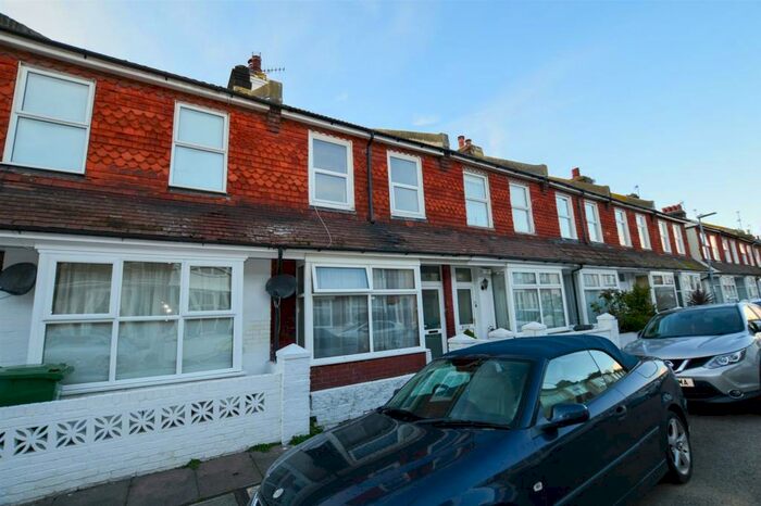 1 Bedroom Flat To Rent In Dursley Road, Eastbourne, BN22
