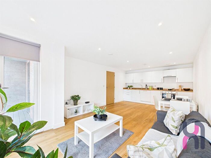 2 Bedroom Flat To Rent In The Plaza, Advent Way, Ancoats, Manchester, M4