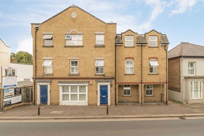 2 Bedroom Flat For Sale In Thames Street, Hampton, TW12