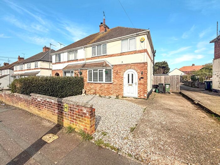3 Bedroom Semi Detached House For Sale In Kent Gardens, Braintree, CM7