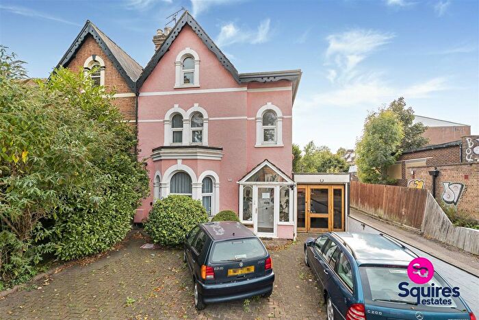 5 Bedroom Semi-Detached House For Sale In Granville Road, London, N12