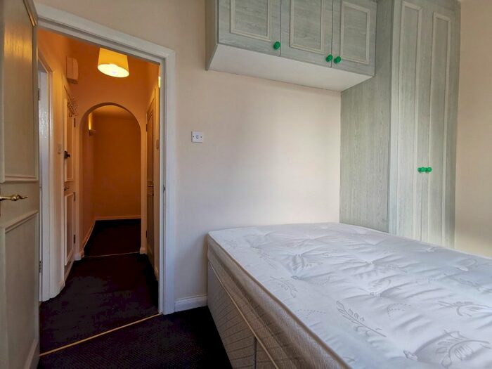 1 Bedroom Property To Rent In High Road, London, NW10