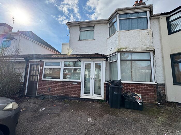 4 Bedroom Semi-Detached House To Rent In Stanway Road, Solihull, B90