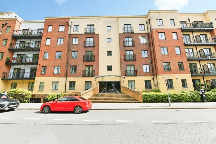 2 Bedroom Flat For Sale In Bedminster Parade, Bristol, BS3