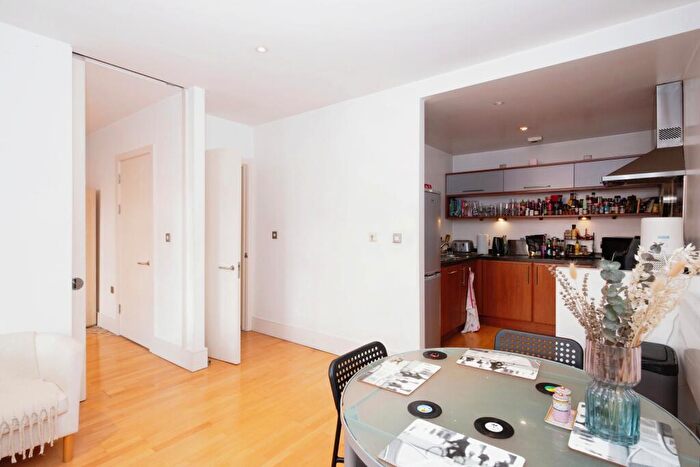 2 Bedroom Apartment For Sale In Whitworth Street West, Manchester, M1