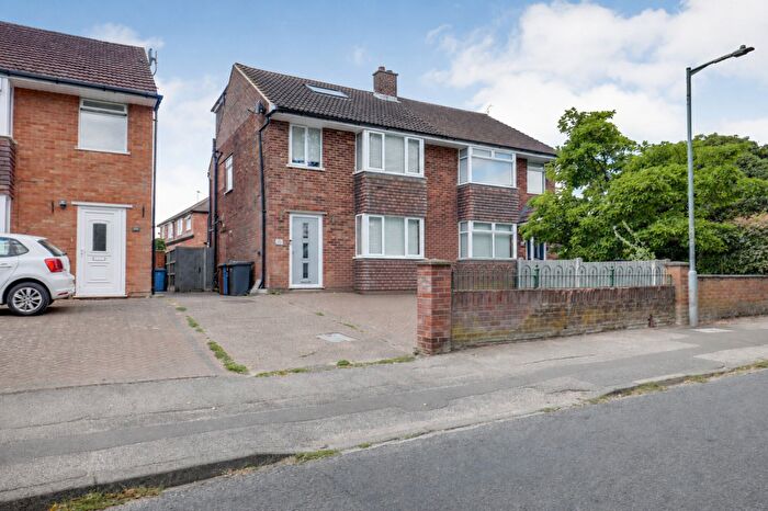 3 Bedroom Semi-Detached House For Sale In Humber Doucy Lane, Ipswich, IP4