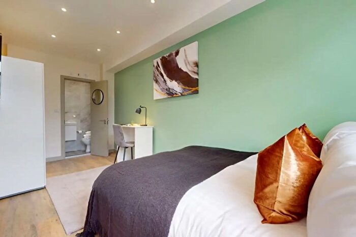 1 Bedroom Studio To Rent In Battersea High Street, London, SW11