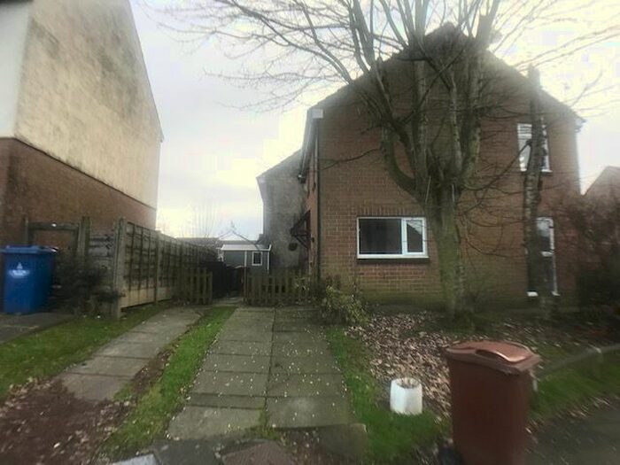 3 Bedroom Semi-Detached House To Rent In Beatrice Place, Blackburn, BB2