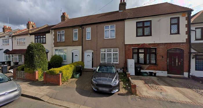 3 Bedroom Terraced House To Rent In Inglehurst Gardens, Ilford, IG4