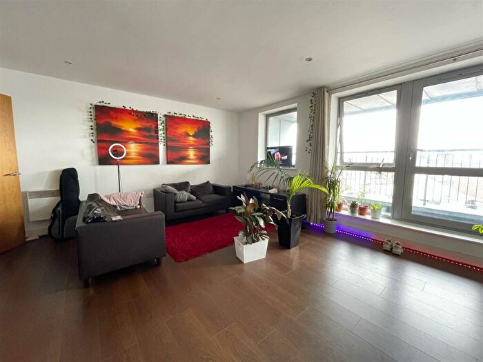 2 Bedroom Apartment To Rent In Quartz Apartments, Hall Street, B18