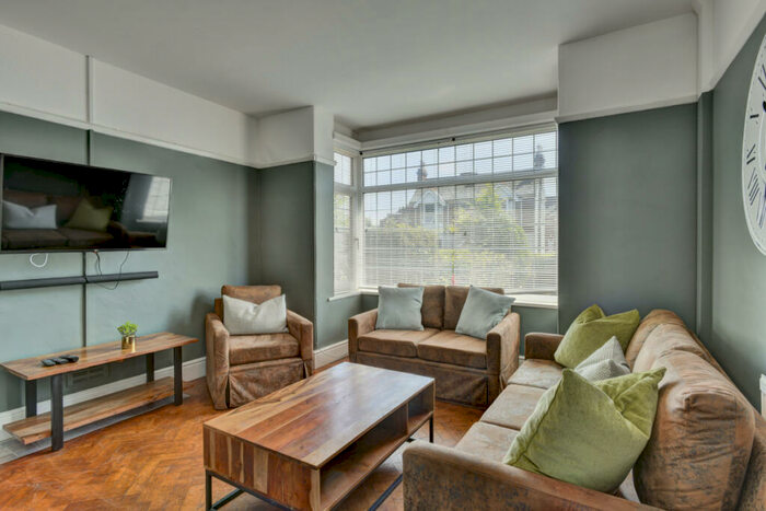 6 Bedroom Terraced House To Rent In Wrentham Estate, Old Tiverton Road, Exeter, EX4