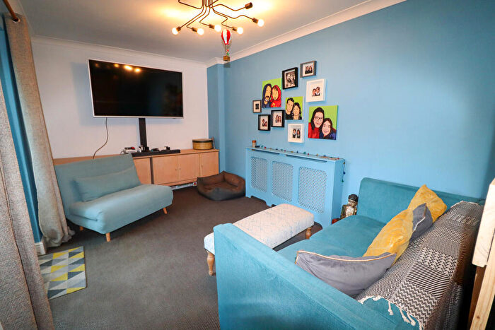 3 Bedroom End Of Terrace House For Sale In Lincoln Close, Buckden, St. Neots, Cambridgeshire, PE19