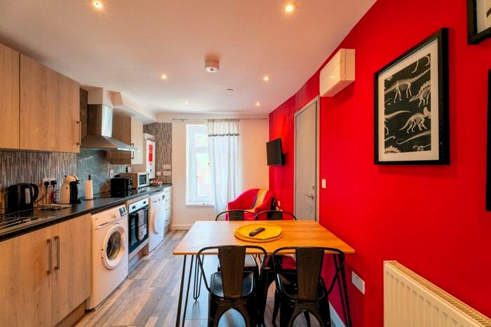 2 Bedroom Flat To Rent In Arabella Street, Cardiff, CF24