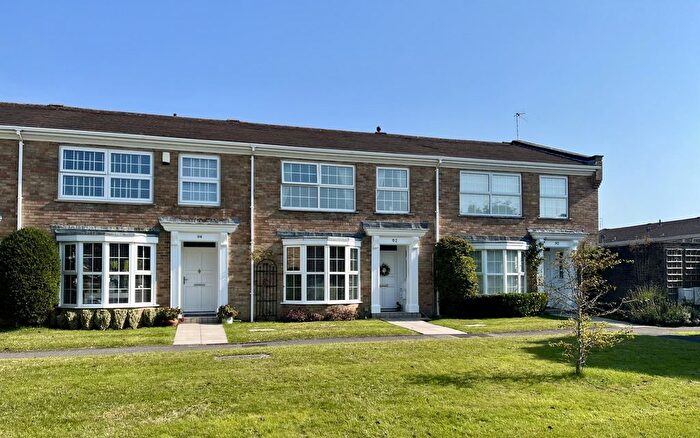 3 Bedroom Terraced House For Sale In Wedgwood Drive, Whitecliff, BH14