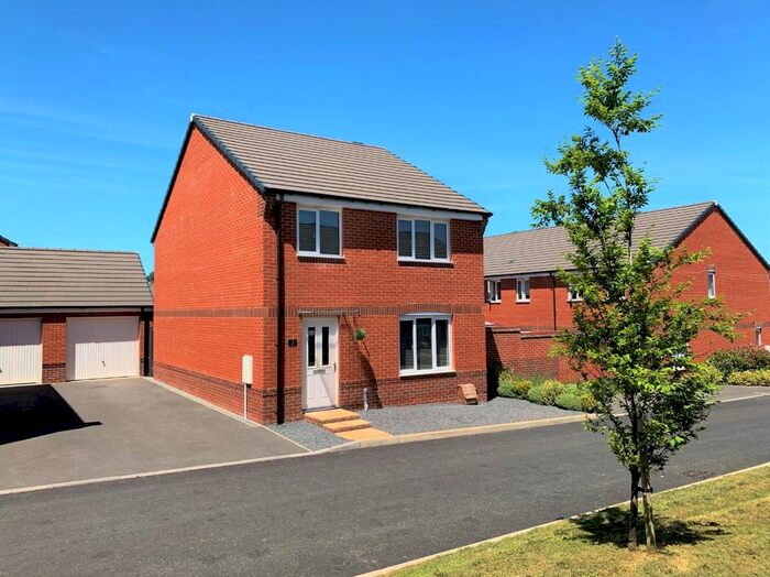 4 Bedroom Detached House To Rent In Lace Crescent, Tiverton, EX16