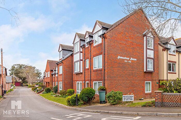 1 Bedroom Flat For Sale In Barrack Road, Christchurch, BH23