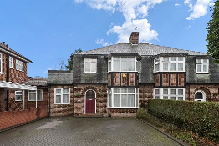 5 Bedroom Semi Detached House For Sale In Firs Drive, Hounslow, TW5