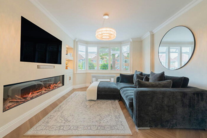 3 Bedroom Detached House For Sale In Upper Deacon Road, Bitterne, Southampton, SO19