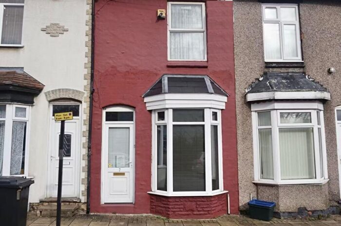2 Bedroom Terraced House To Rent In Chatham Road, Birmingham, B31