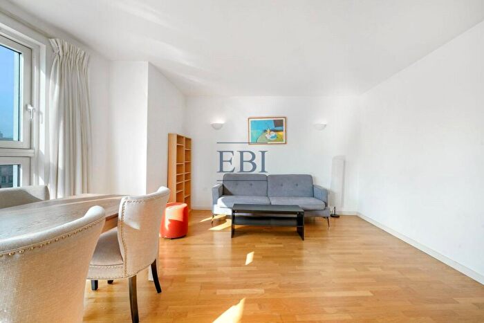 1 Bedroom Apartment To Rent In New Providence Wharf, Fairmont Avenue, London, E14
