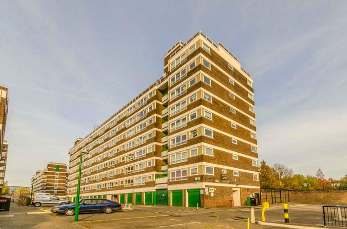 Studio To Rent In York Way Estate, Islington, London, N7