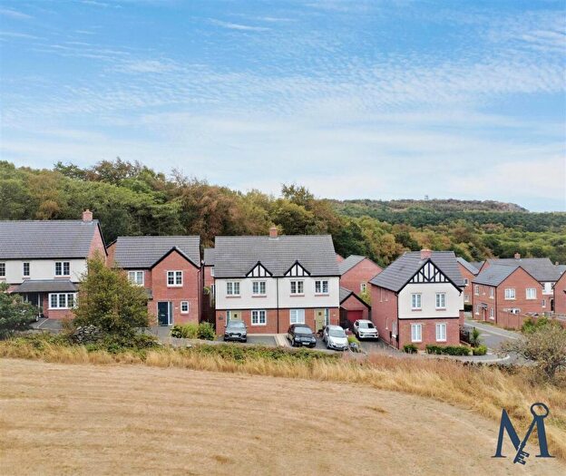 3 Bedroom Semi-Detached House For Sale In Citron Avenue, Coalville, LE67