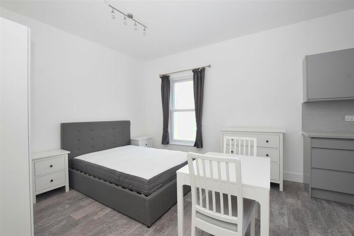 Studio To Rent In Cedar Road, Sutton, SM2