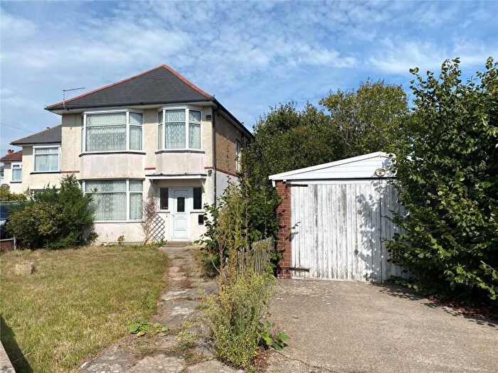 3 Bedroom Detached House For Sale In Barnes Road, Ensbury Park, Bournemouth, Dorset, BH10