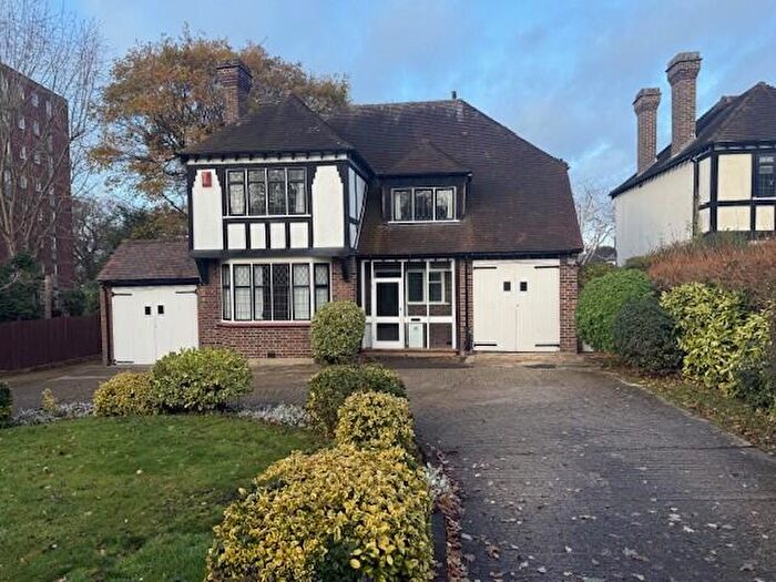 4 Bedroom House To Rent In Southend Road, Beckenham, BR3