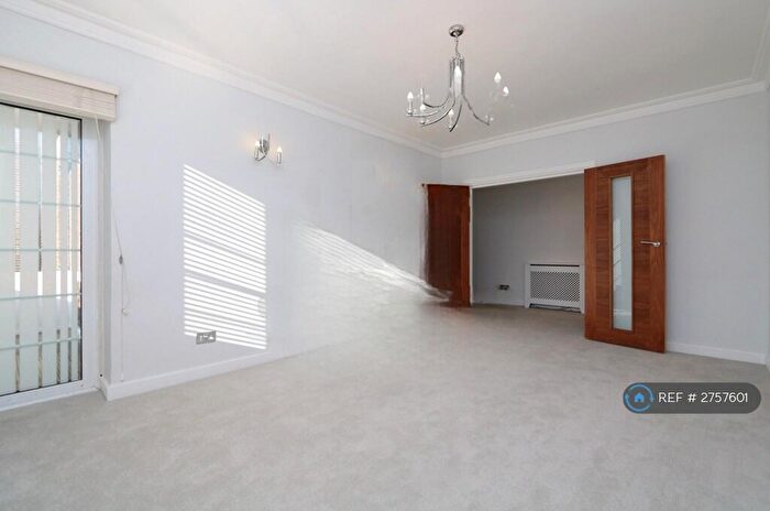 1 Bedroom Flat To Rent In Heathway Court, London, NW3