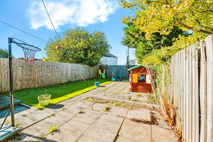 3 Bedroom Maisonette For Sale In Jenner Road, Barry, CF62
